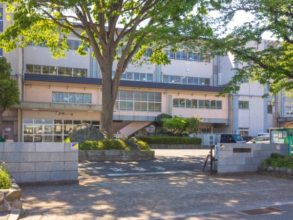 北本市中丸5丁目の土地(北本市立東中学校)