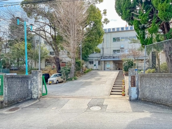 川口市坂下町3丁目の新築一戸建(川口市立鳩ヶ谷中学校)
