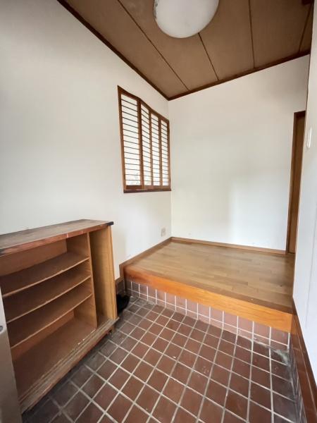 さいたま市岩槻区大字小溝の中古一戸建て(玄関)