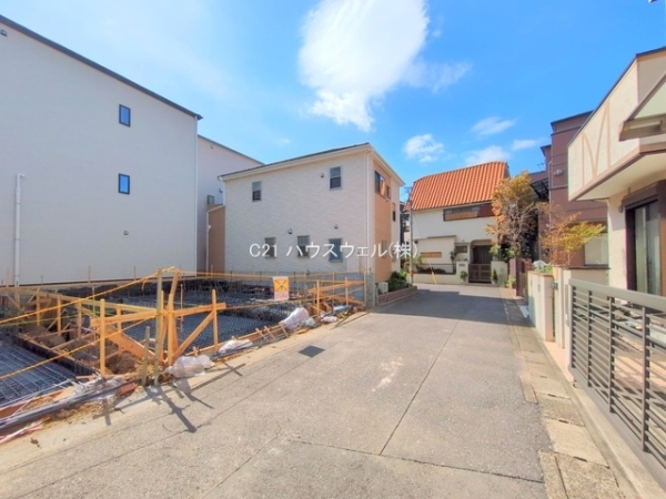さいたま市南区四谷2丁目の新築一戸建(前面道路含む現地写真)