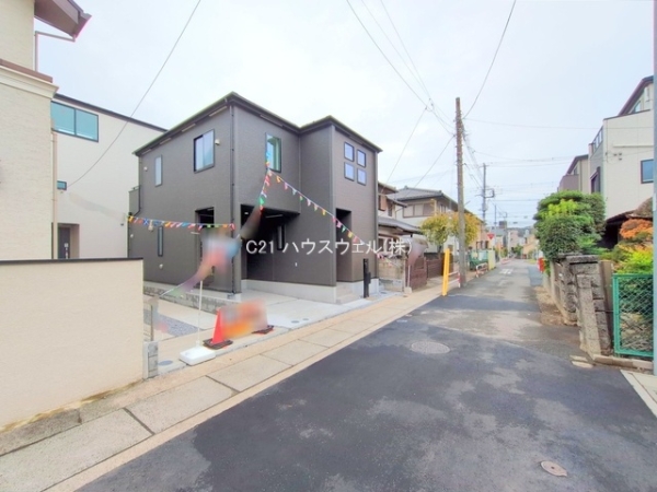 さいたま市浦和区領家2丁目の新築一戸建(前面道路含む現地写真)