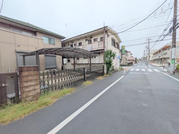 足立区西新井4丁目の中古一戸建て(前面道路含む現地写真)