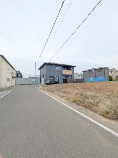 さいたま市岩槻区美園東3丁目の土地(前面道路含む現地写真)