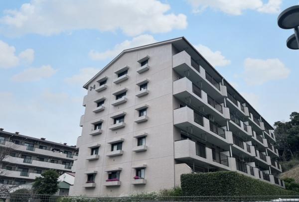 磯子杉田台団地3街区5号棟