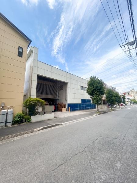 蕨市北町5丁目　定期的にメンテナンスされている3階建工場