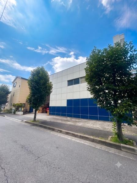 蕨市北町5丁目　定期的にメンテナンスされている3階建工場