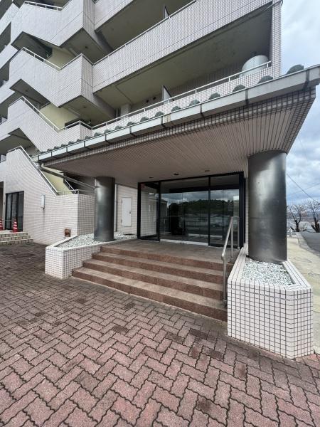 レークマンション