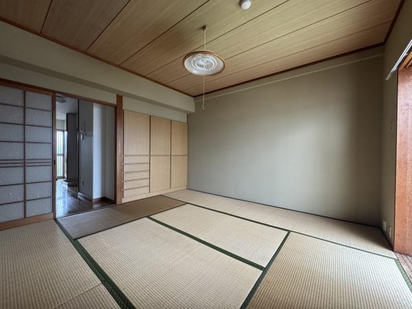 レークマンション