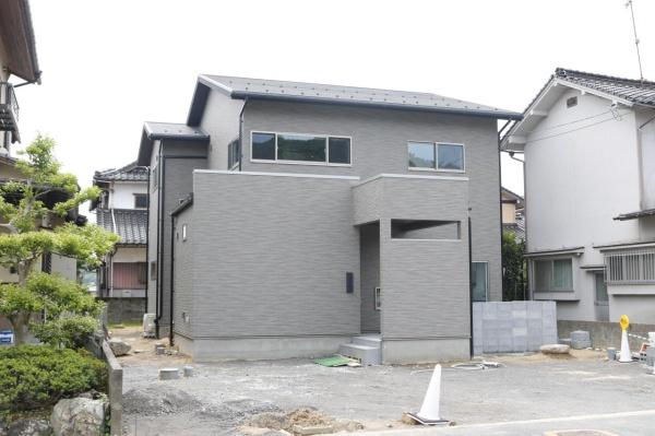 桜谷築浅戸建て住宅