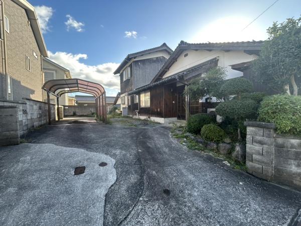 西伯郡伯耆町大殿の中古一戸建て(駐車場)