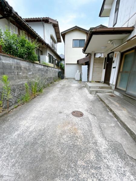 西伯郡伯耆町岸本の中古一戸建て(駐車場)