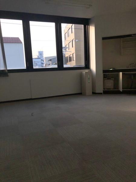 三軒町　店舗事務所