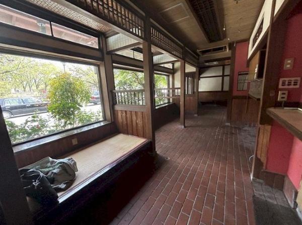 京都市左京区岡崎最勝寺町の店舗