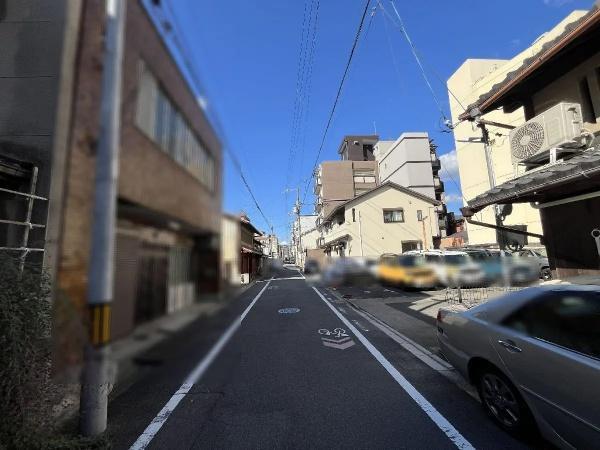 京都市中京区新椹木町通竹屋町上る西革堂町の店舗付住宅