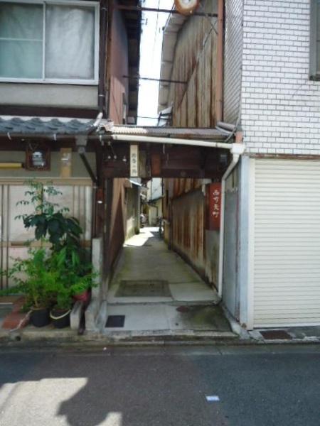 京都市東山区松原通大和大路西入弓矢町の中古一戸建
