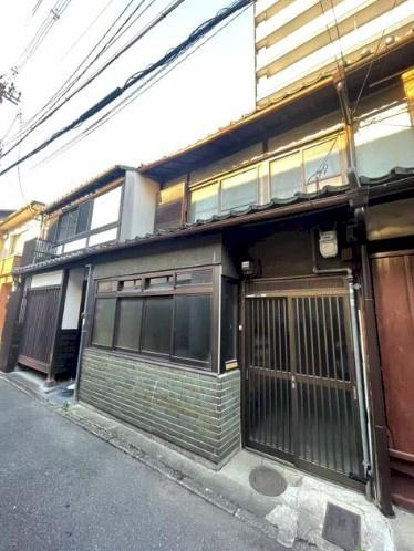 京都市中京区六角通油小路西入越後町の中古テラスハウス