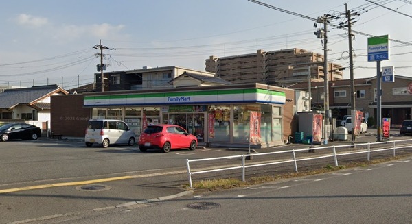 スカイメゾンクローバー８０(ファミリーマート大分南春日店)