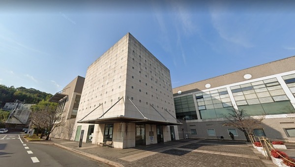パレスト大分附属前(大分県立図書館)