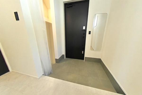 大分市大字丹生の中古一戸建て(玄関)