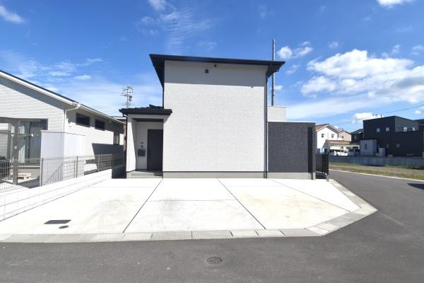 大分市大字丹生の中古一戸建て(駐車場)