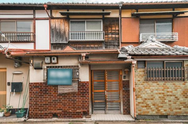 京都市伏見区桃山羽柴長吉中町の中古テラスハウス