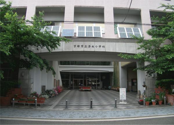 四条烏丸クロスマーク(京都市立洛央小学校)
