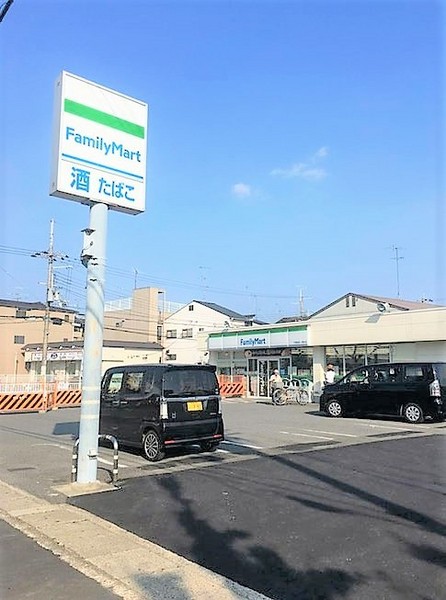 桂グリーンマンション(ファミリーマート下津林芝ノ宮町店)
