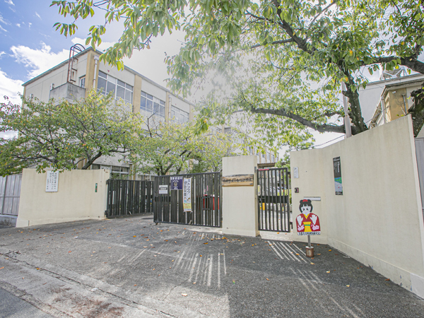 京都市伏見区下鳥羽南円面田町の中古一戸建て(京都市立下鳥羽小学校)