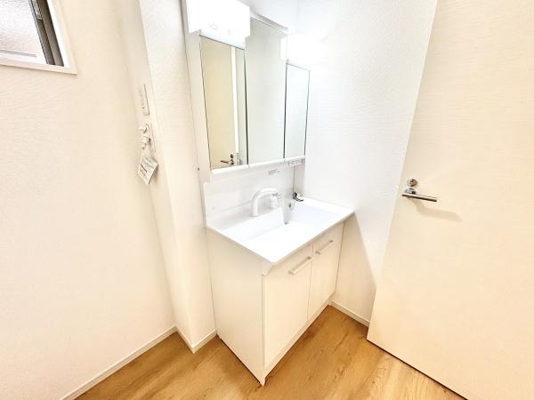 京都市伏見区桃山与五郎町の新築一戸建(洗面台・洗面所)