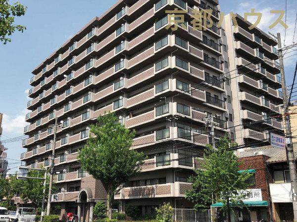 ファミール西院