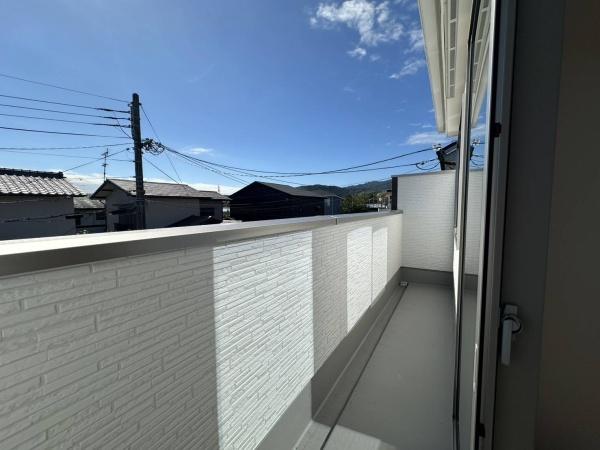 京都市西京区大原野上里鳥見町の新築一戸建(バルコニー)