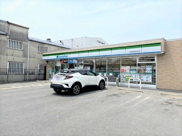 ユニ・アルス洛南プレジオ(ファミリーマート吉祥院這登中町店)