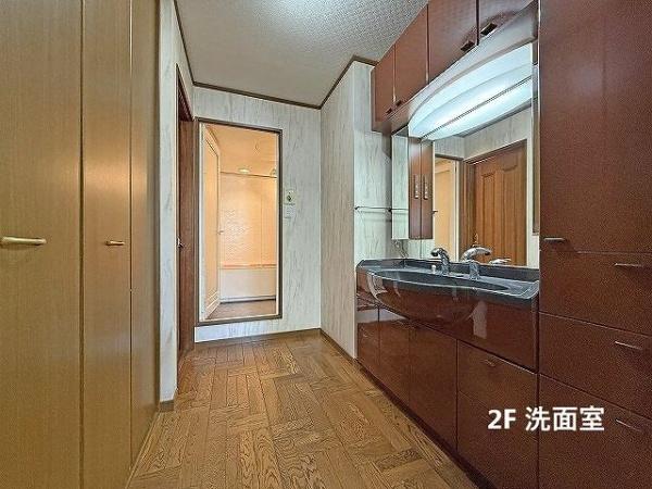 京都市下京区油小路通花屋町下る仏具屋町の中古一戸建