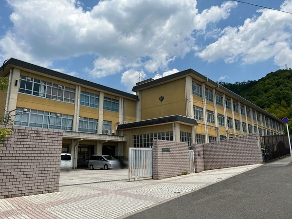 京都市伏見区醍醐下山口町の新築一戸建(京都市立春日丘中学校)