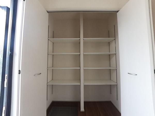 長浜市口分田町新築建売5-1(収納)