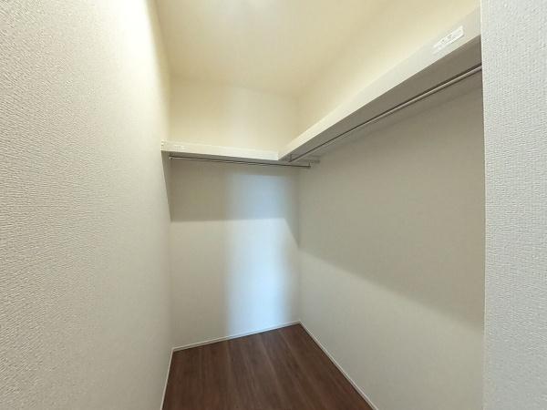 長浜市口分田町新築建売5-1(収納)