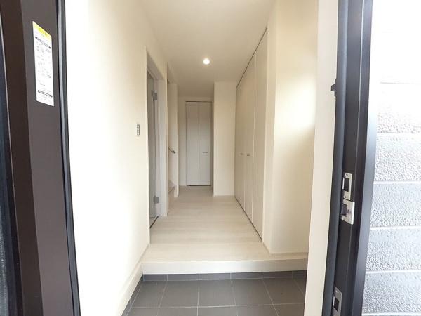 長浜市口分田町新築建売5-2(玄関)