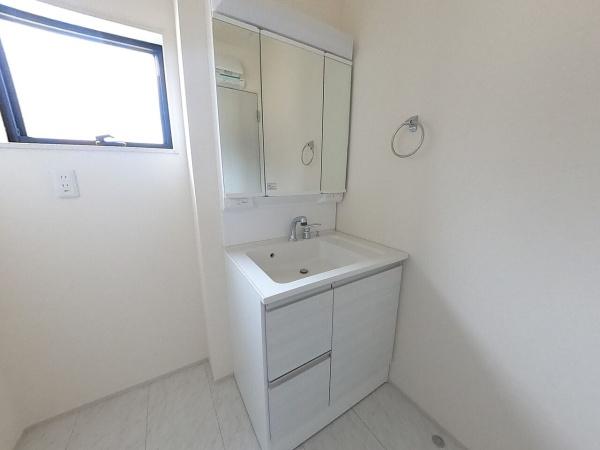 長浜市口分田町新築建売5-2(洗面台・洗面所)