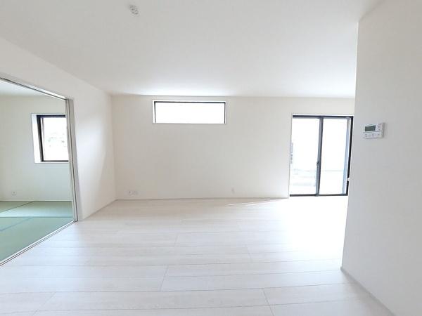 長浜市口分田町新築建売5-2(リビング)