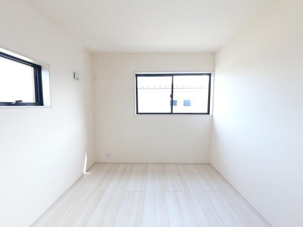 長浜市口分田町新築建売5-2(洋室)