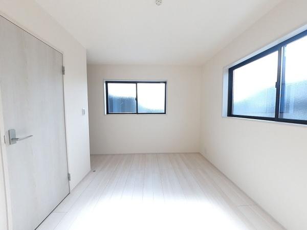 長浜市口分田町新築建売5-2(洋室)