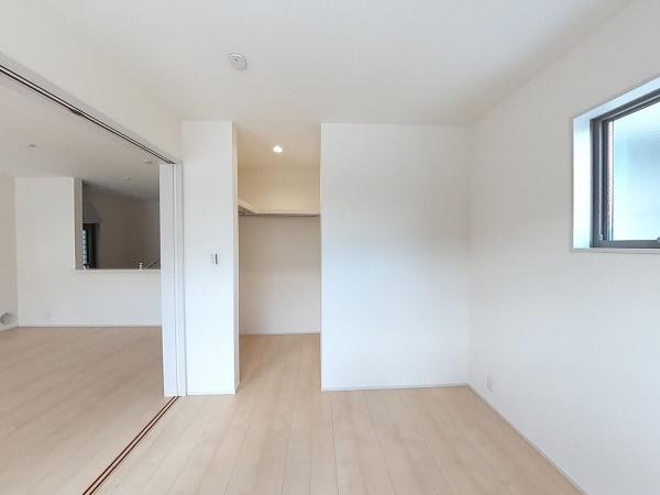 長浜市口分田町新築建売5-4(洋室)