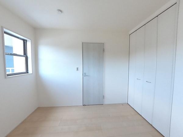 長浜市口分田町新築建売5-4(洋室)