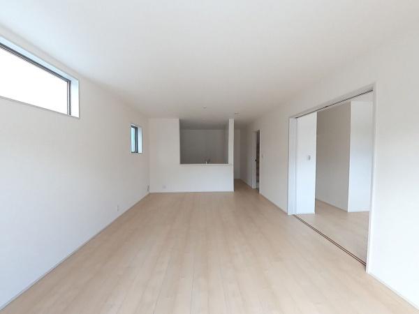 長浜市口分田町新築建売5-4(リビング)