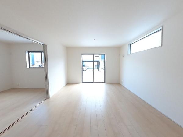 長浜市口分田町新築建売5-4(リビング)