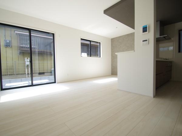 グラファーレ　成田市　中台９期　全２棟　２号棟
