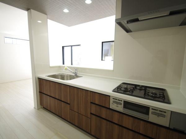 グラファーレ　成田市　中台９期　全２棟　２号棟