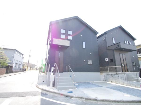 グラファーレ　成田市　中台９期　全２棟　２号棟