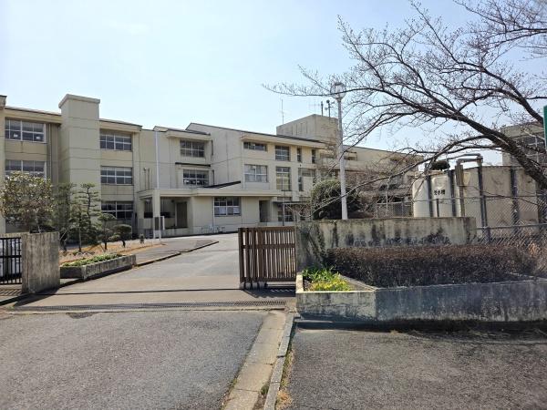 成田市 玉造3(5丁目) 全2棟 B棟(成田市立神宮寺小学校)