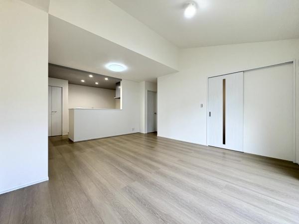 ライフベース　富里市　七栄　全７区画　２号棟